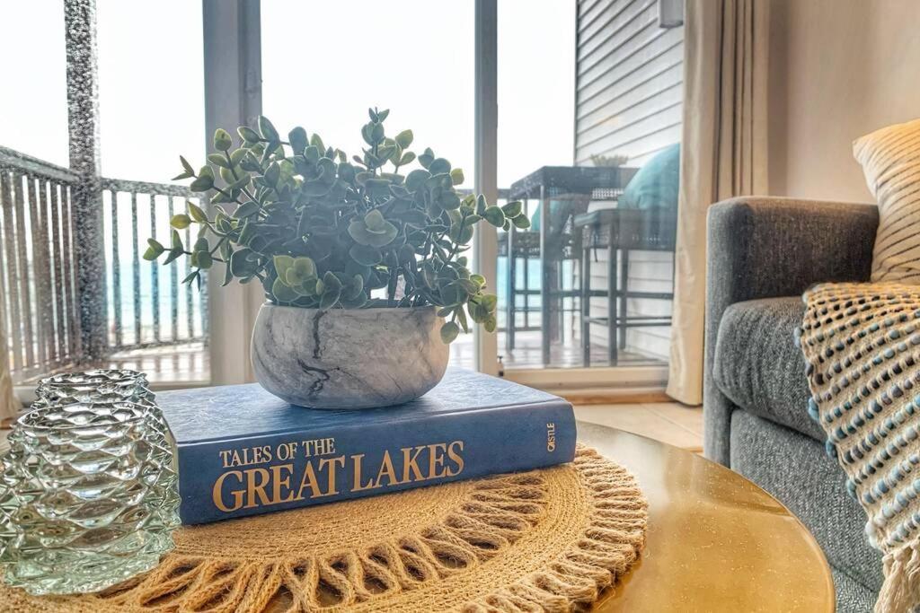 New Listing Beach Bliss 211! Stunning Bay View Traverse City Eksteriør billede
