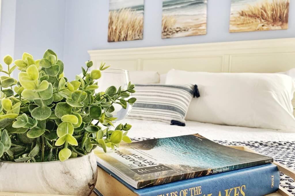 New Listing Beach Bliss 211! Stunning Bay View Traverse City Eksteriør billede