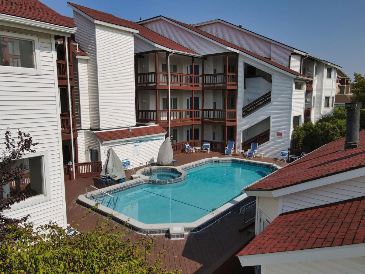 New Listing Beach Bliss 211! Stunning Bay View Traverse City Eksteriør billede