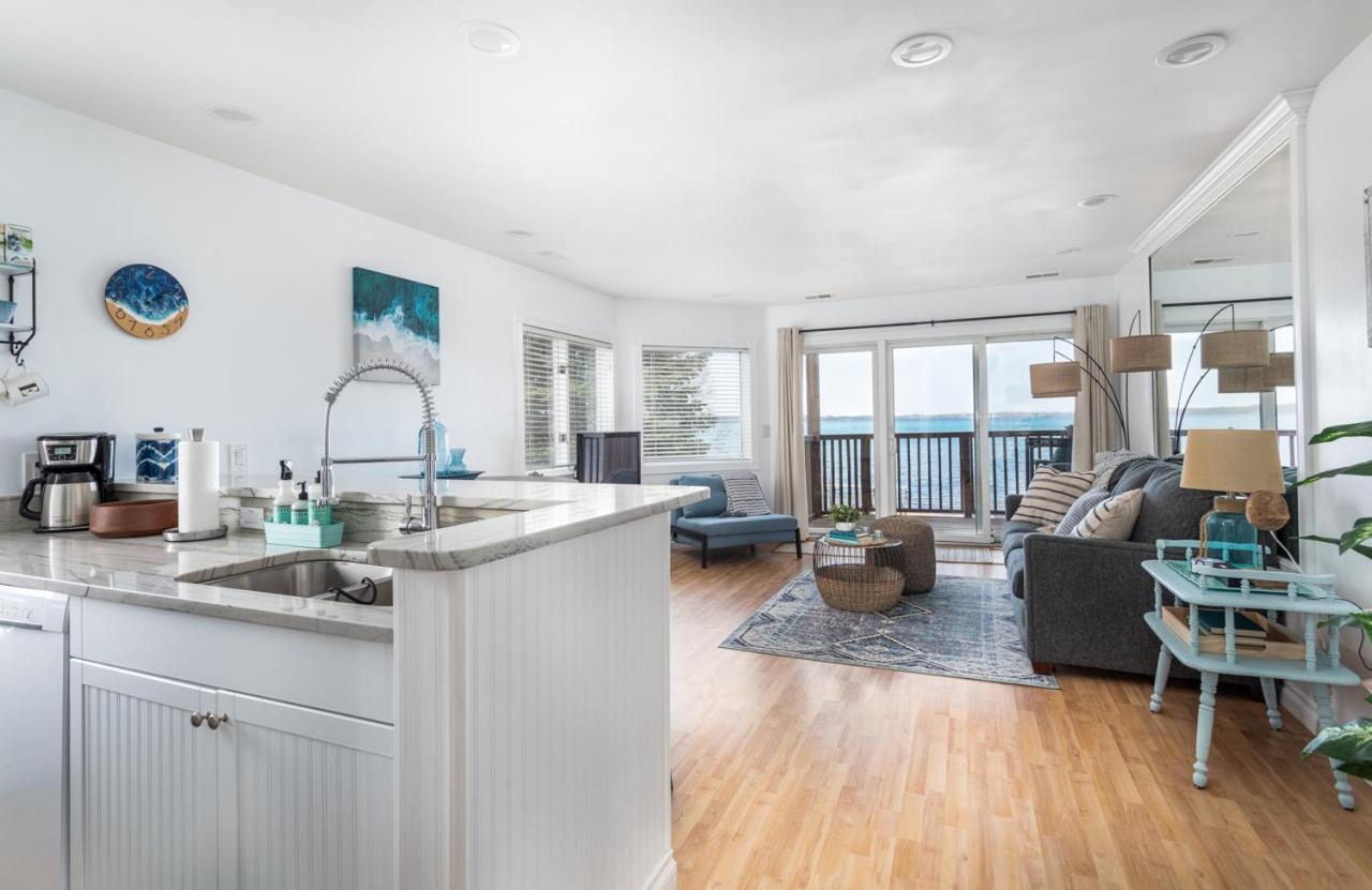 New Listing Beach Bliss 211! Stunning Bay View Traverse City Eksteriør billede