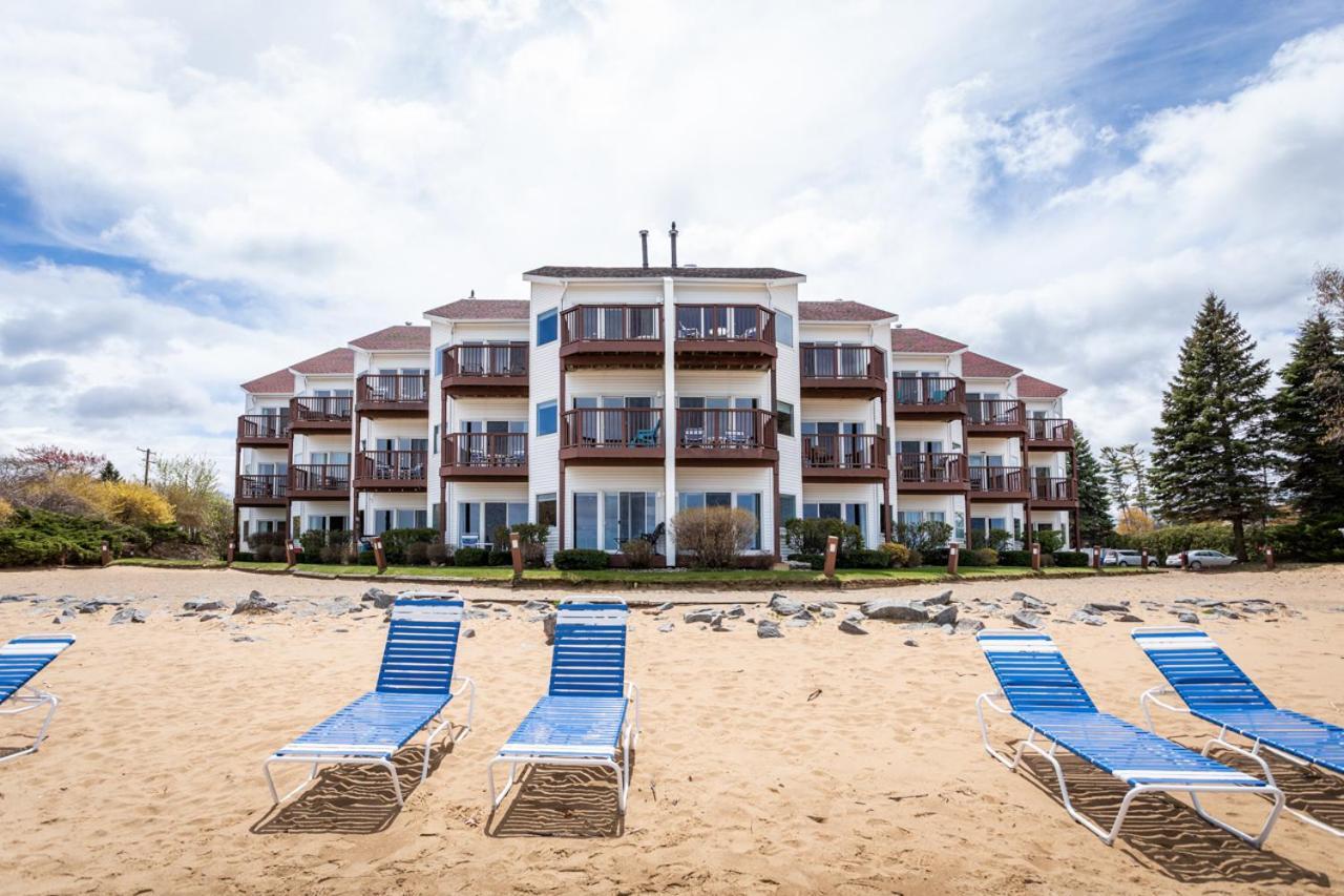New Listing Beach Bliss 211! Stunning Bay View Traverse City Eksteriør billede