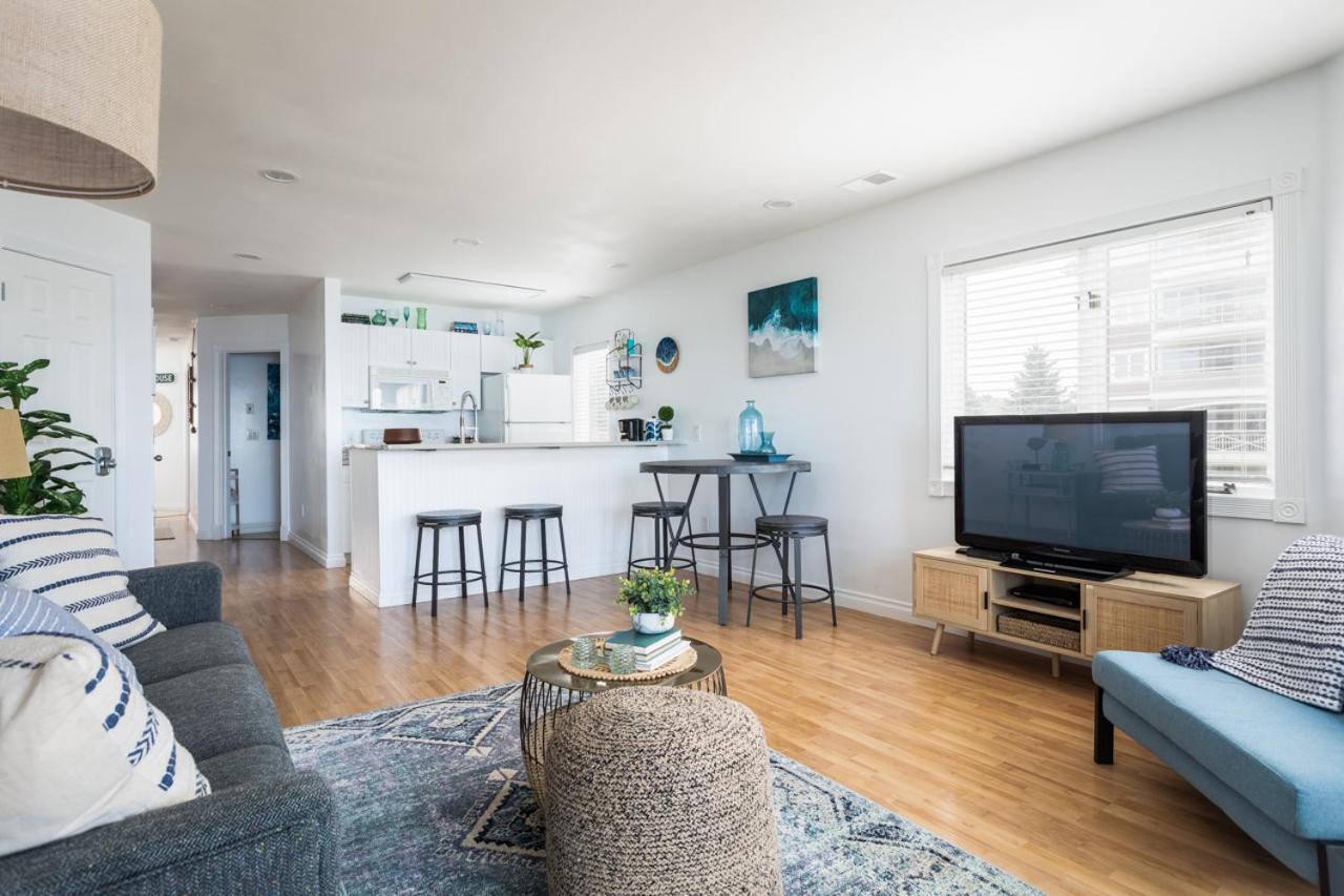 New Listing Beach Bliss 211! Stunning Bay View Traverse City Eksteriør billede