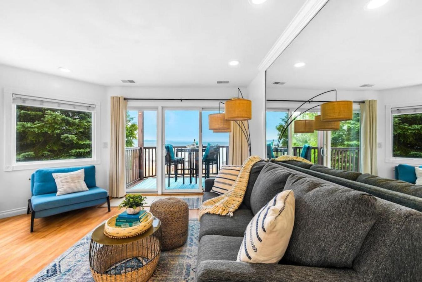 New Listing Beach Bliss 211! Stunning Bay View Traverse City Eksteriør billede