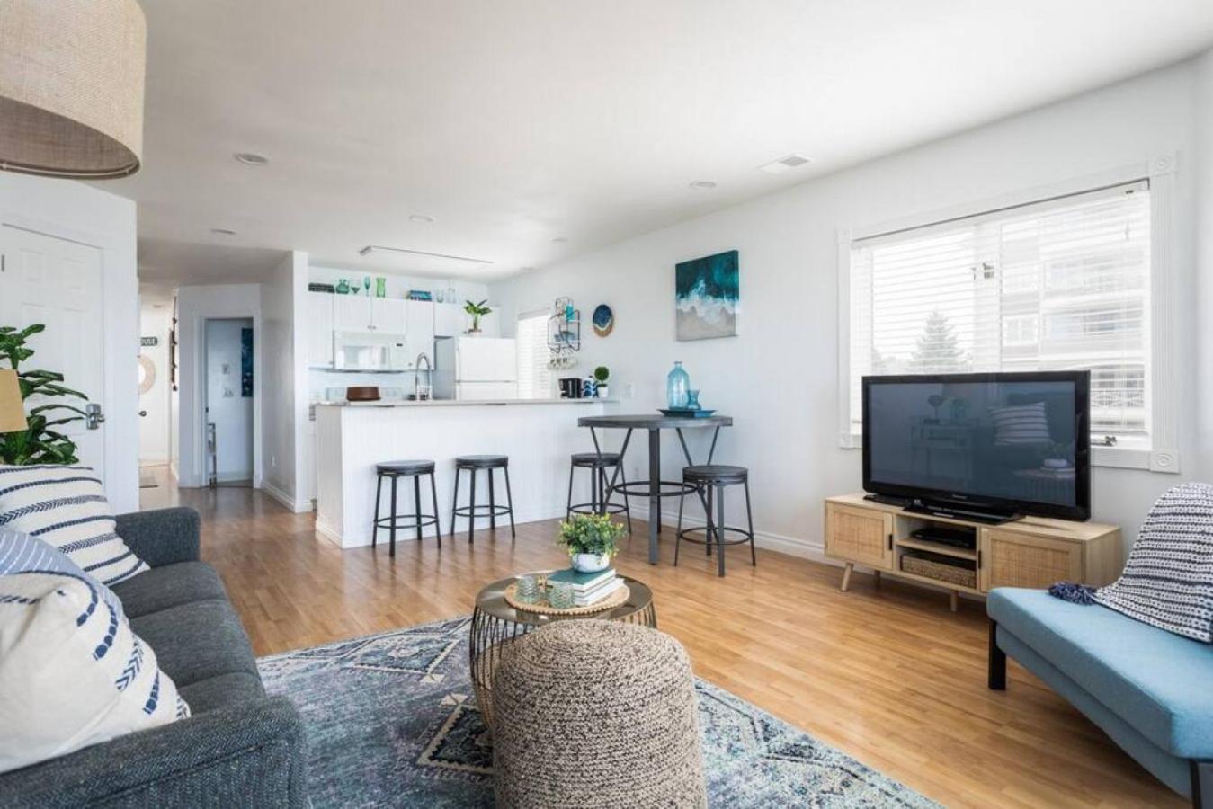 New Listing Beach Bliss 211! Stunning Bay View Traverse City Eksteriør billede